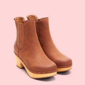 frye clog booties